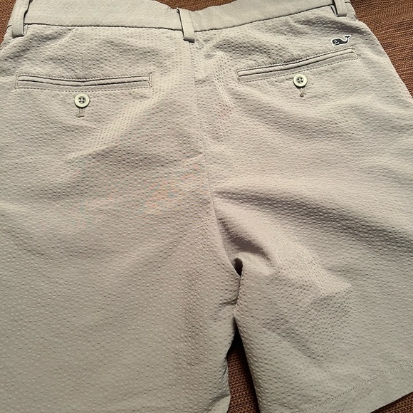 Vineyard Vines Men’s Shorts - Picture 1 of 2